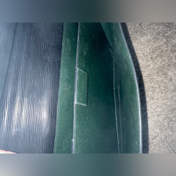 Black Epi LV Briefcase with Handle - Picture 5 of 9